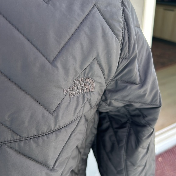 North Face Quilted Jacket - Picture 5 of 11